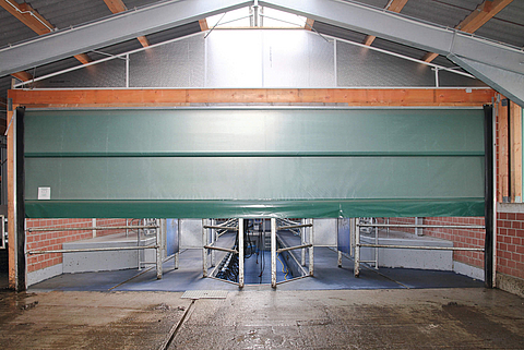 Lubratec roll-up front with tubular motor for indoor use as a passageway into the hall